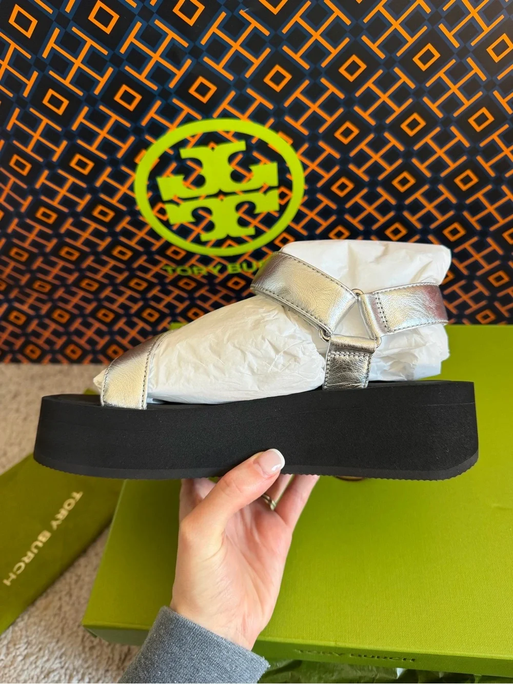Tory Burch Mellow Platform Sandal Crinkle Metallic Leather Size 6 Silver Black